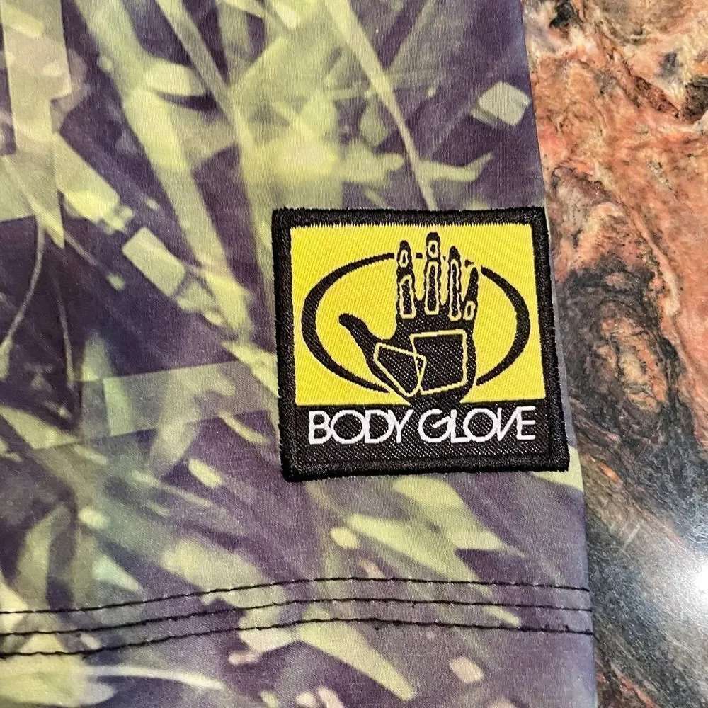 Body Glove men size 30 board short green black